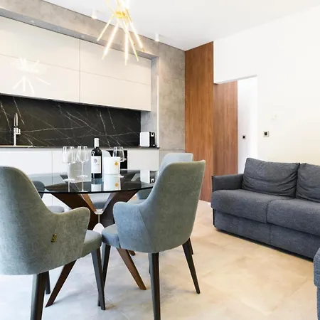 Monika Apartment *